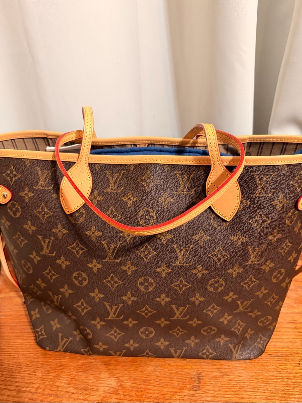 Louis Vuitton Monogram Canvas Tote in Brown with Tan Trim - Picture 2 of 2